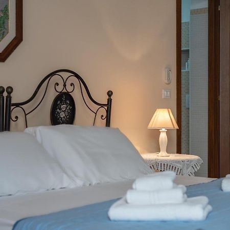 Bed and Breakfast Lu Caffa By Typney Vernole Exterior foto